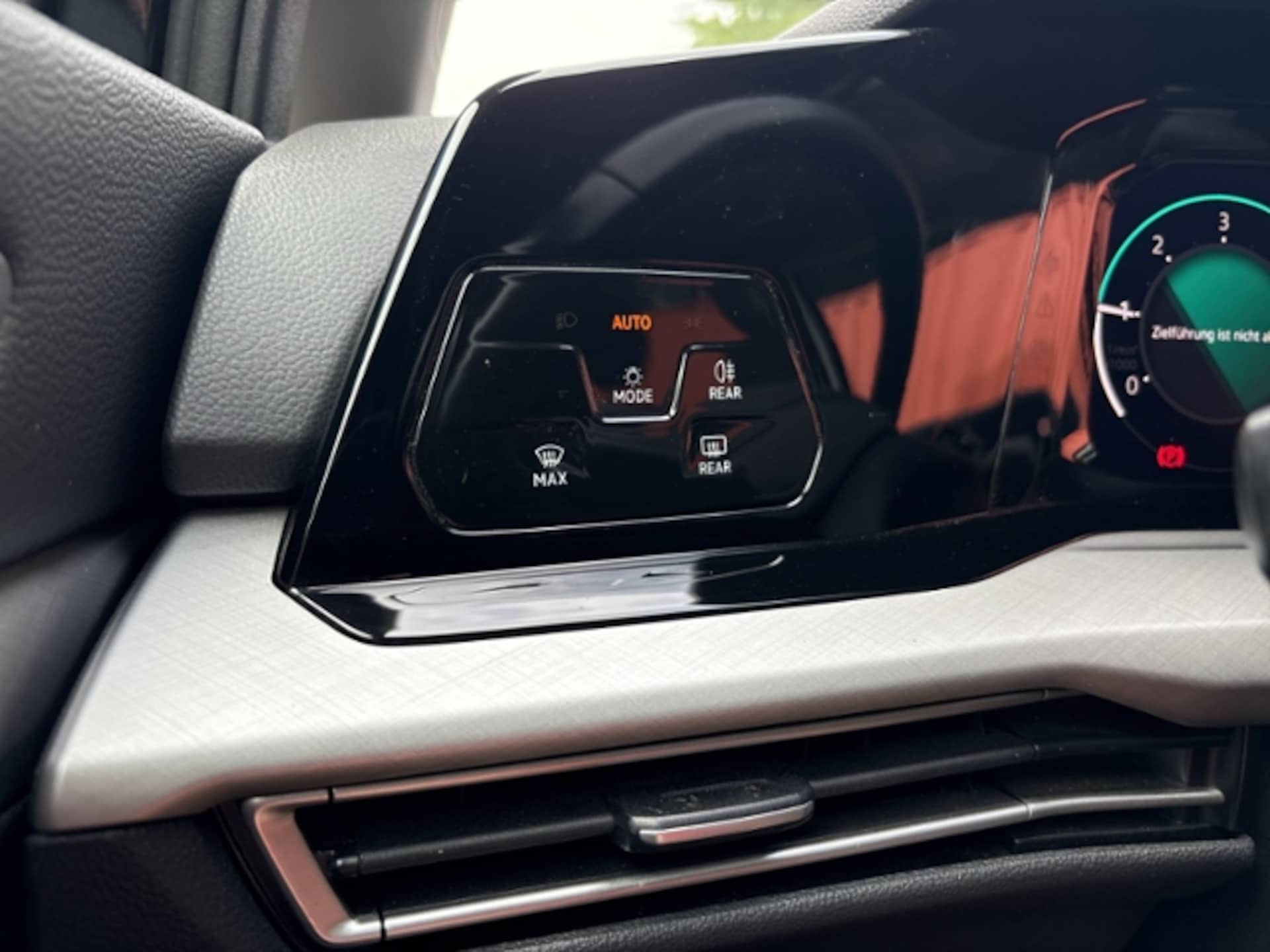 Volkswagen Golf Variant Life