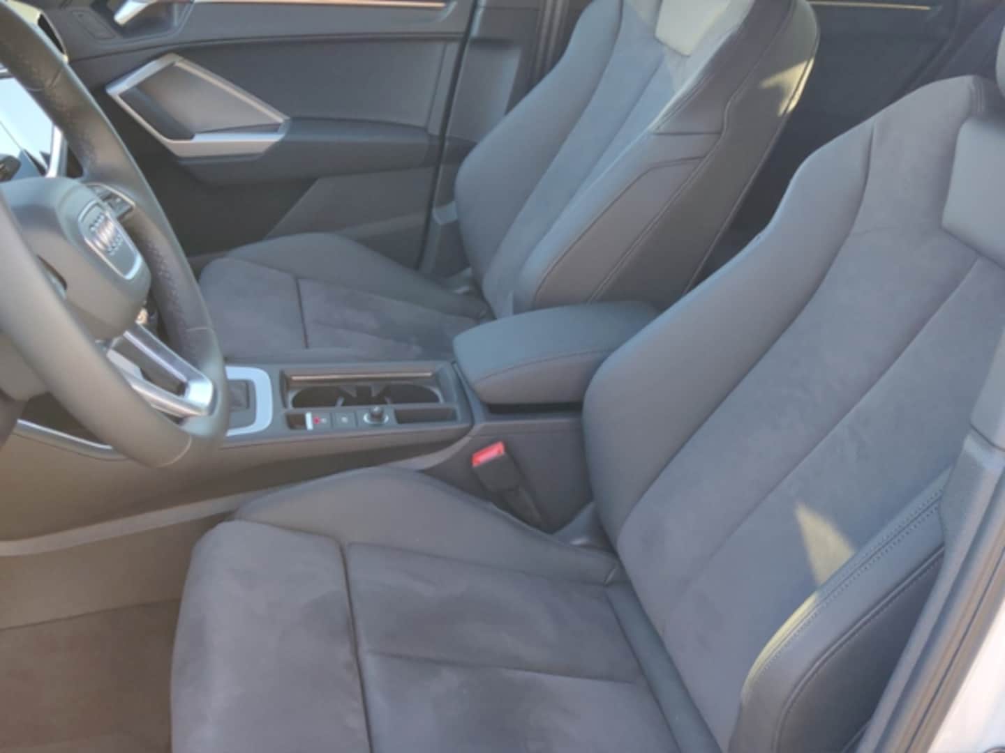Bild über Audi Q3 TFSI quattro 140 kW S tronic - für weitere Informationen kontaktieren Sie den Audi Partner
