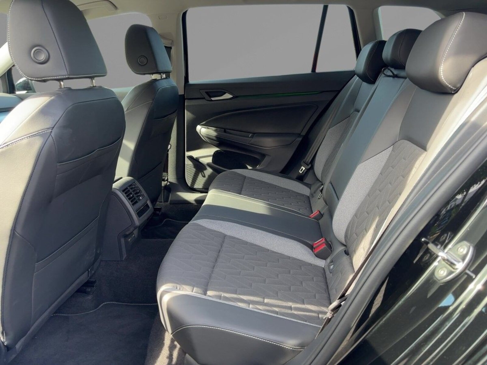 Volkswagen Golf Variant – Bild 7