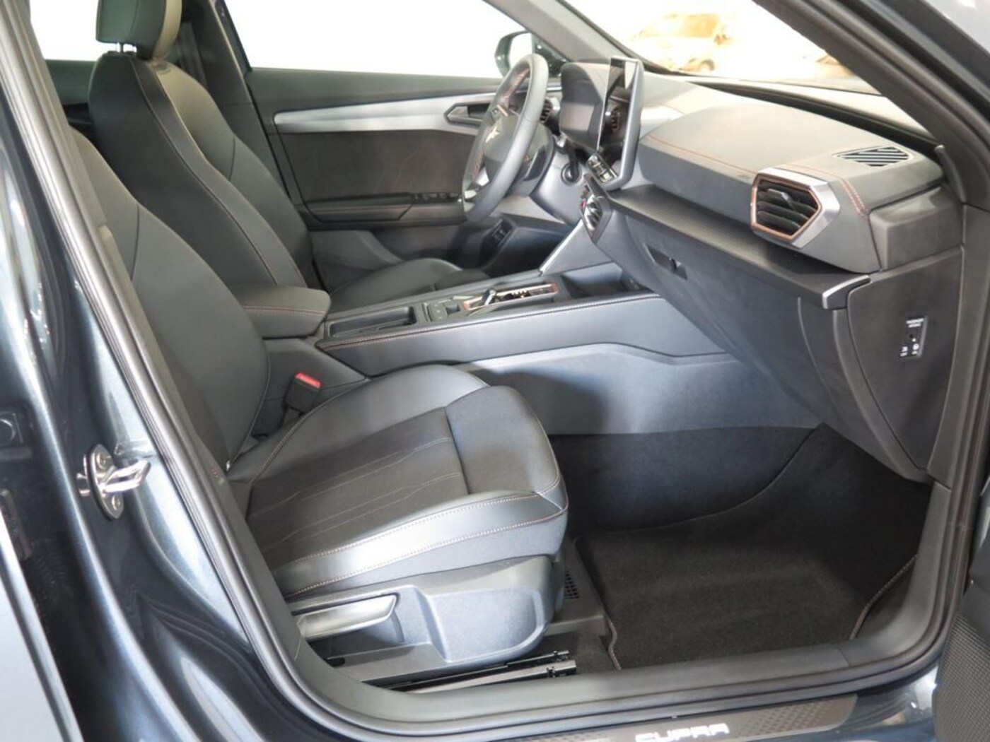 CUPRA Formentor 1.5 TSI e-Hybrid DSG 150 kW (204 CV) — photo 5