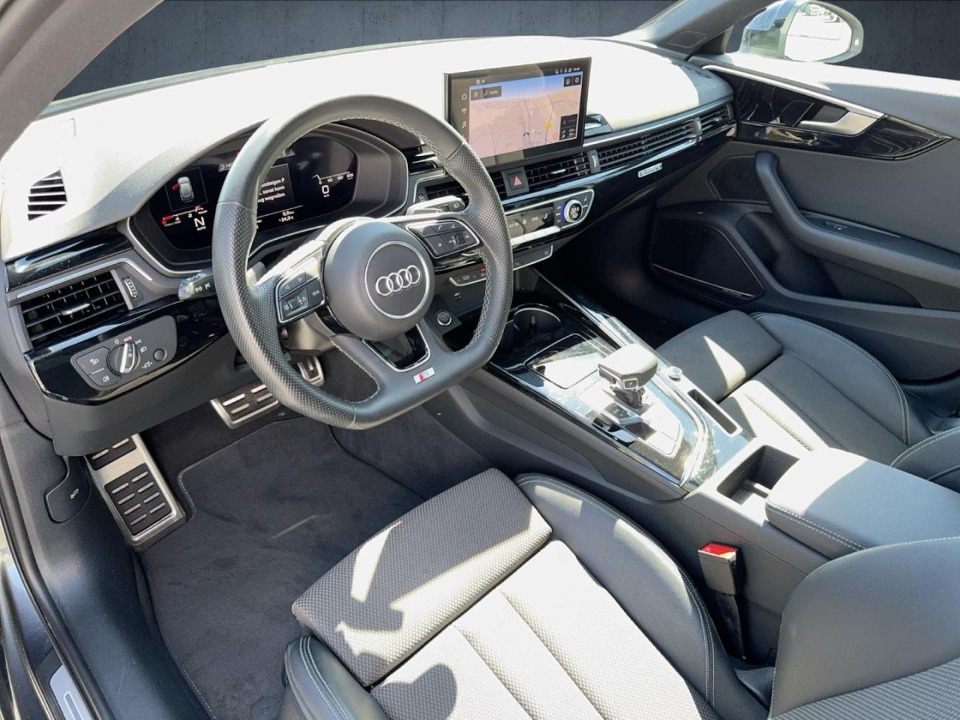 Audi A4 Avant S line