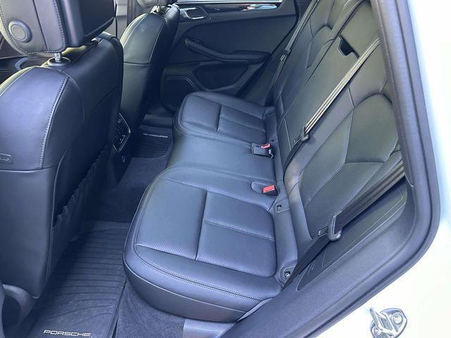 2026 Porsche Macan - Photo 13