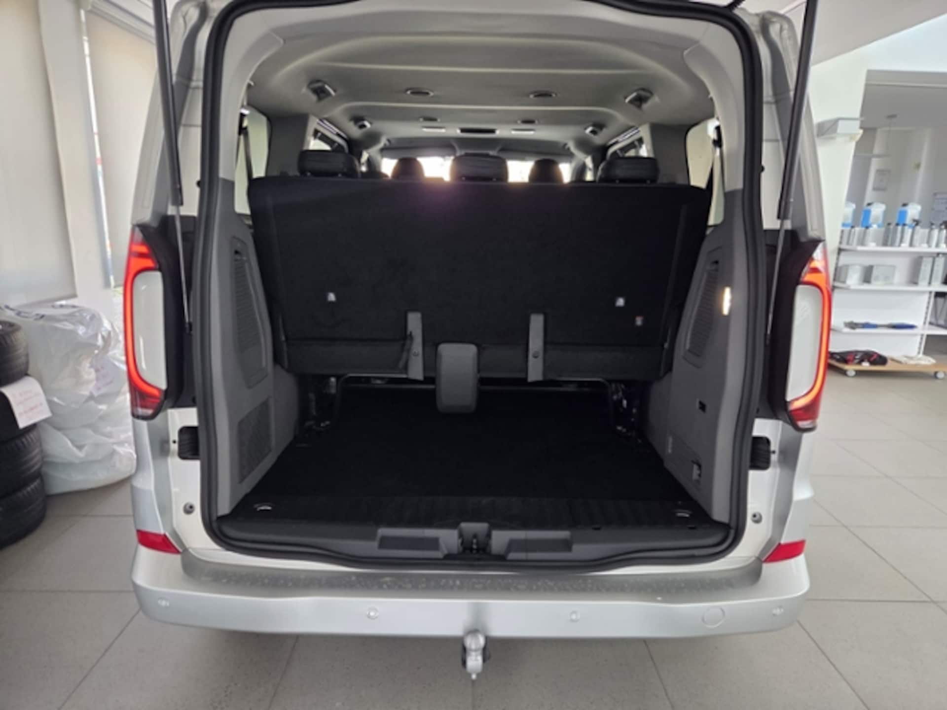 Volkswagen Caravelle Style