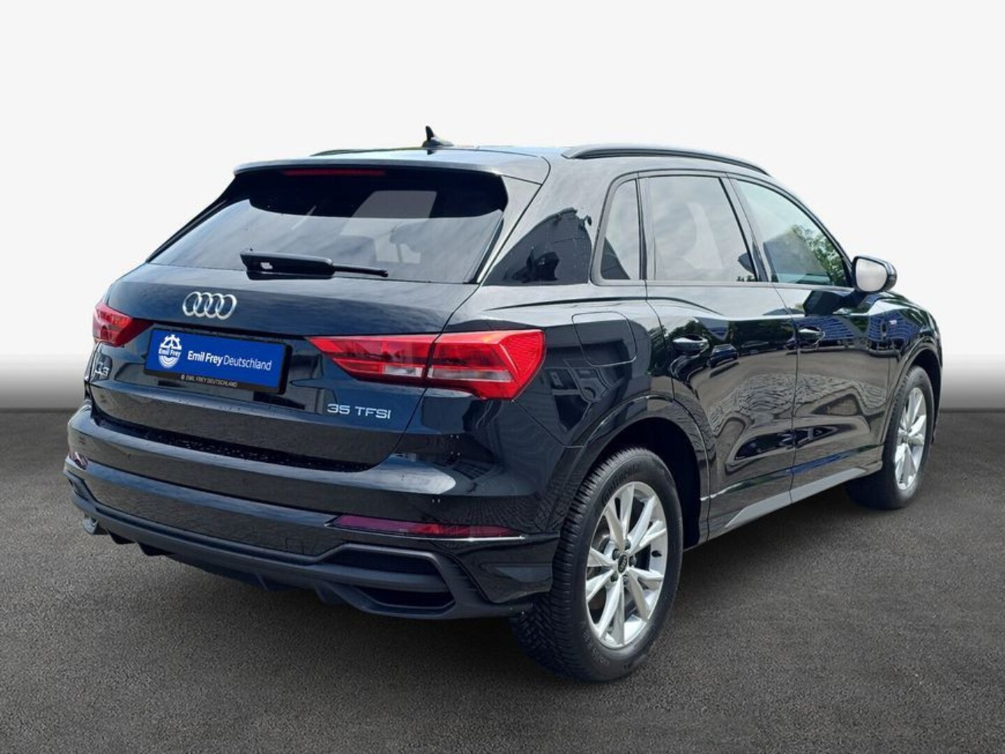 Bild über Audi Q3 S line 35 TFSI S tronic - für weitere Informationen kontaktieren Sie den Audi Partner