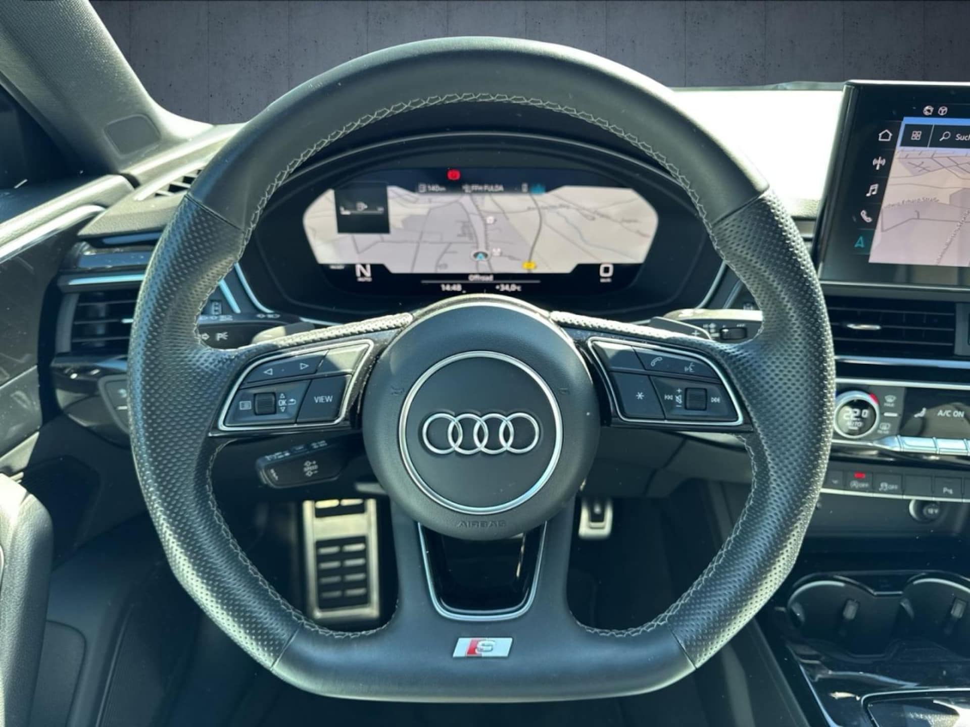 Audi A4 Avant S line