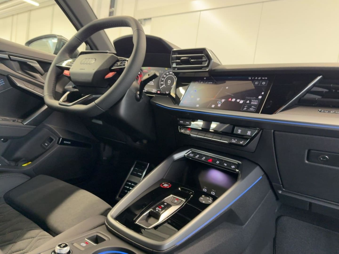 Bild über Audi RS 3 Sportback TFSI quattro 294 kW S tronic - für weitere Informationen kontaktieren Sie den Audi Partner