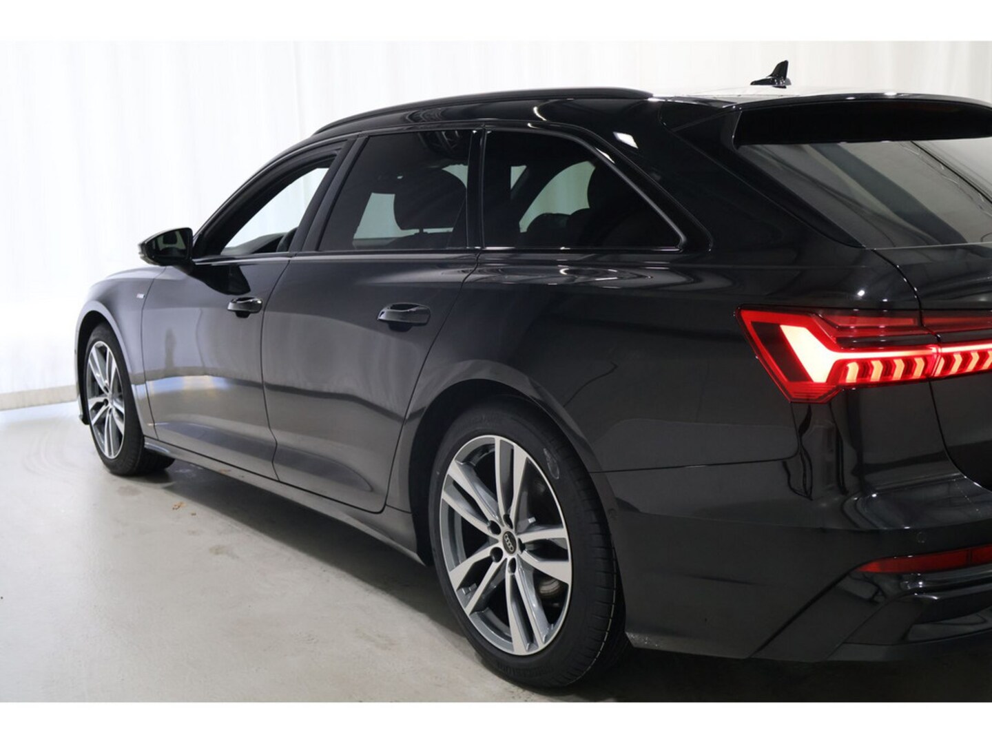 Bild über Audi A6 Avant S line 40 TDI S tronic - für weitere Informationen kontaktieren Sie den Audi Partner