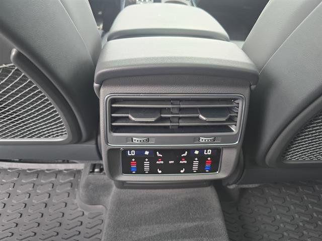 2025 Audi SQ8 Prestige - Photo 23