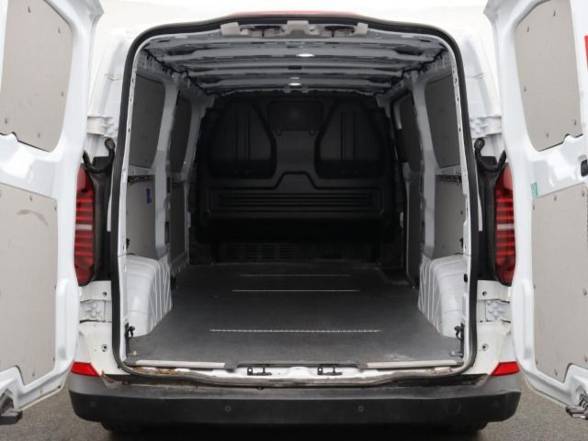 Volkswagen Transporter Kasten langer Radstand