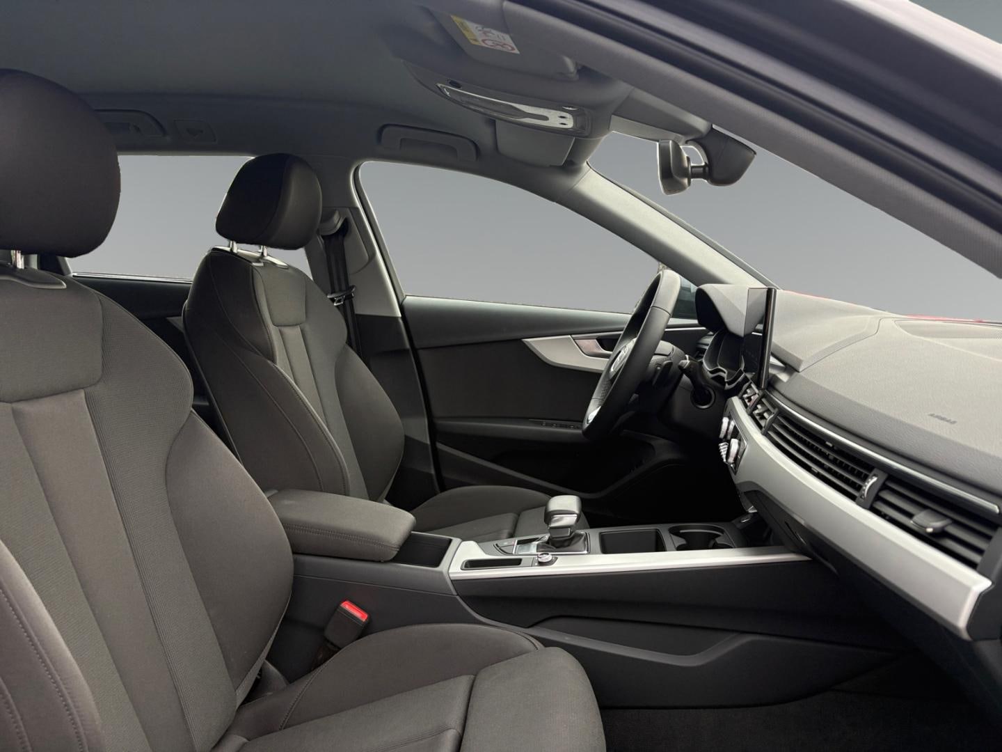 Bild über Audi A4 Avant 30 TDI S tronic - für weitere Informationen kontaktieren Sie den Audi Partner
