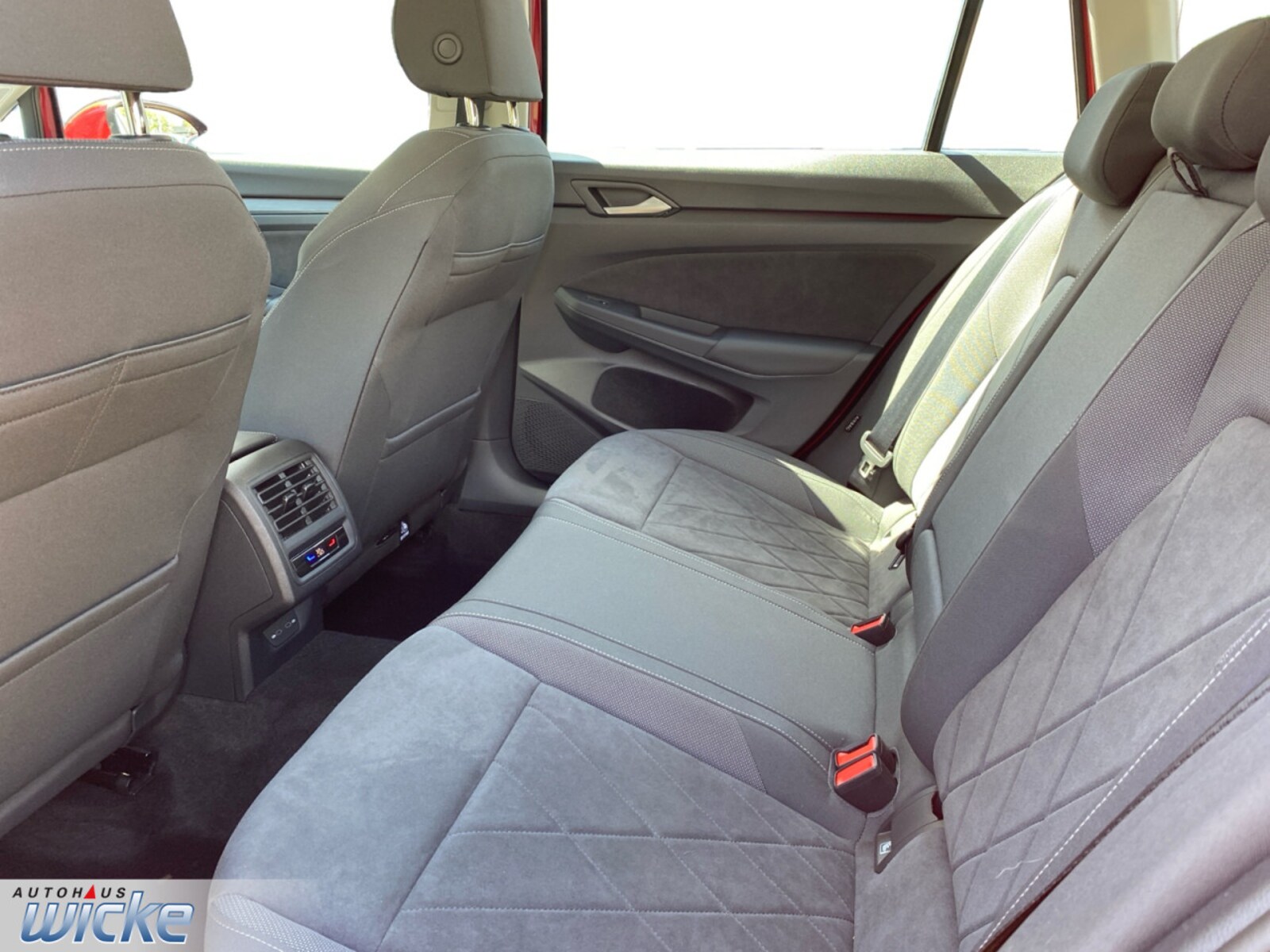 Volkswagen Golf Variant – Bild 9