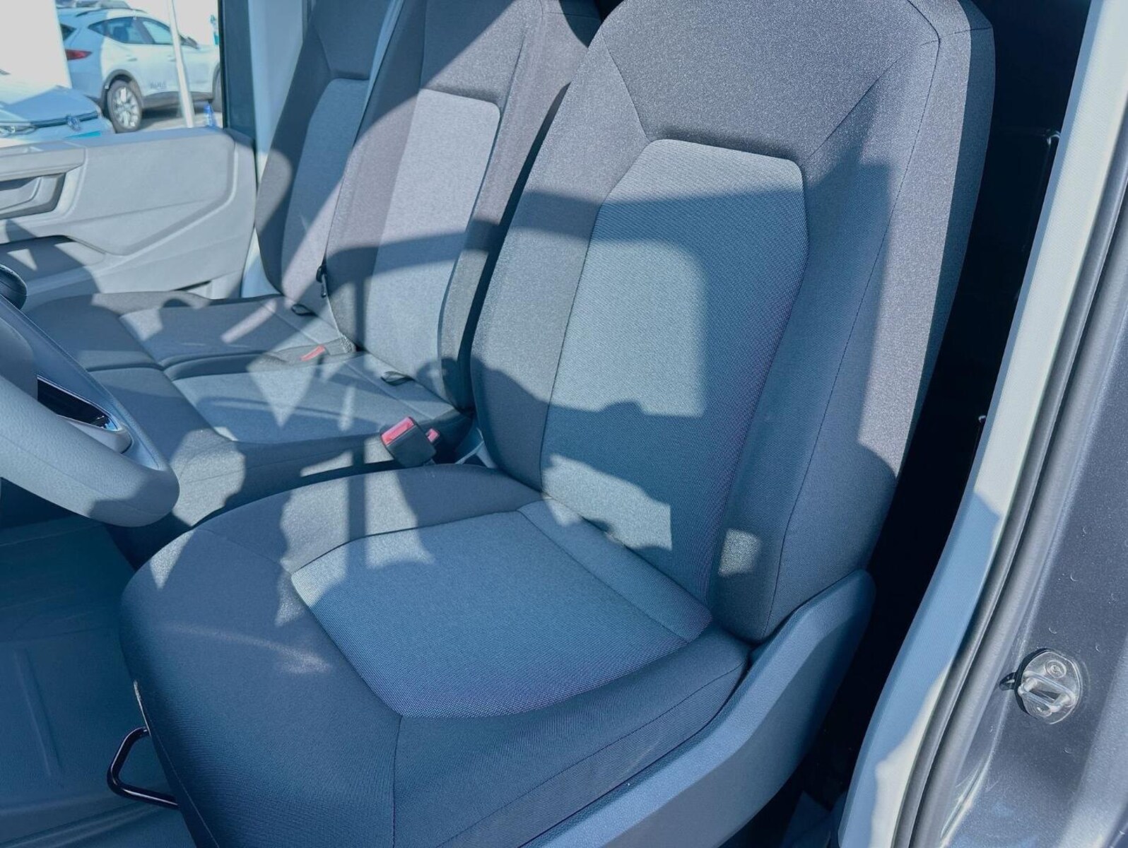Volkswagen Crafter Kasten mittlerer Radstand – Bild 11