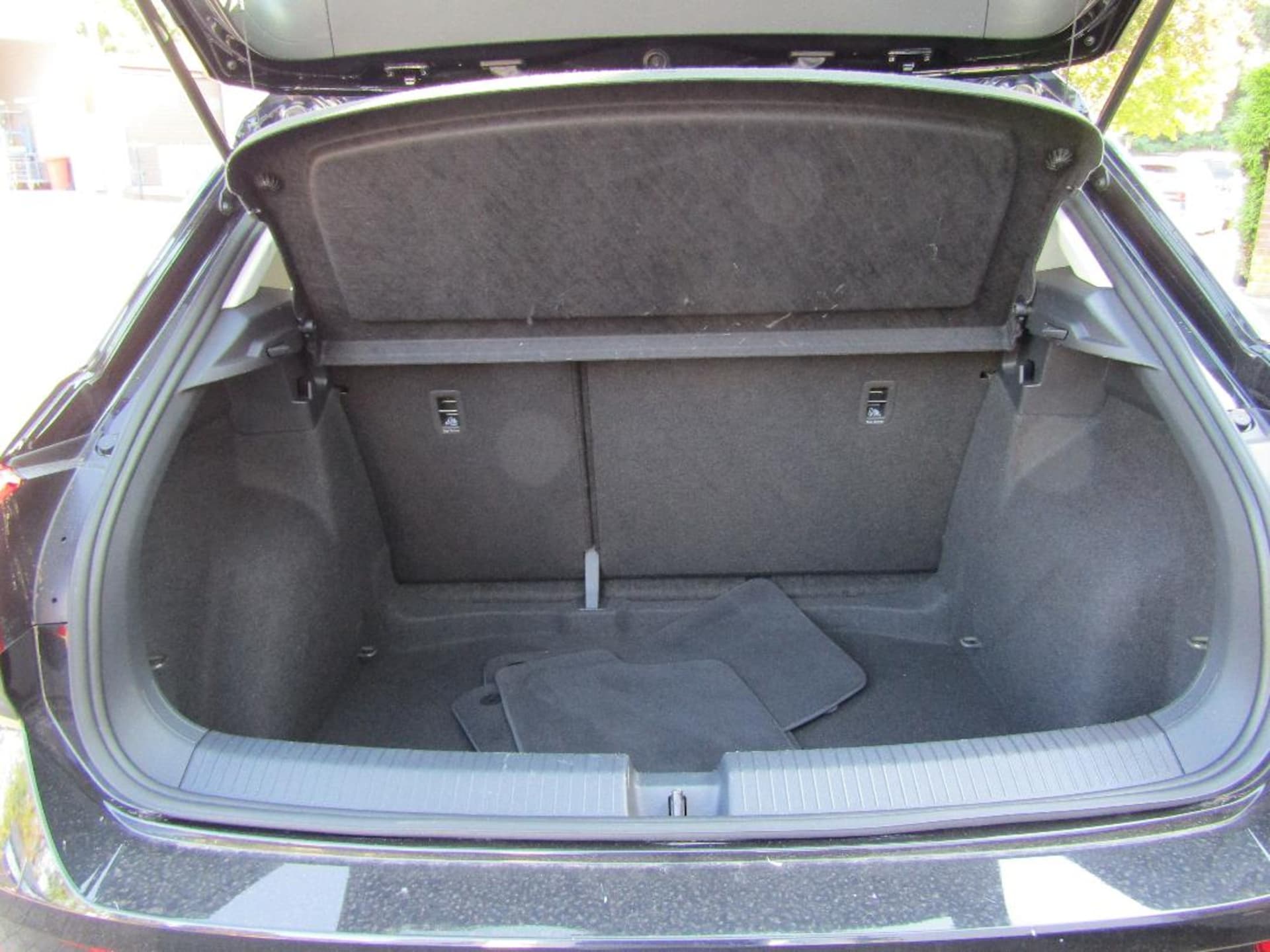 Volkswagen T-Roc Basis-Modell