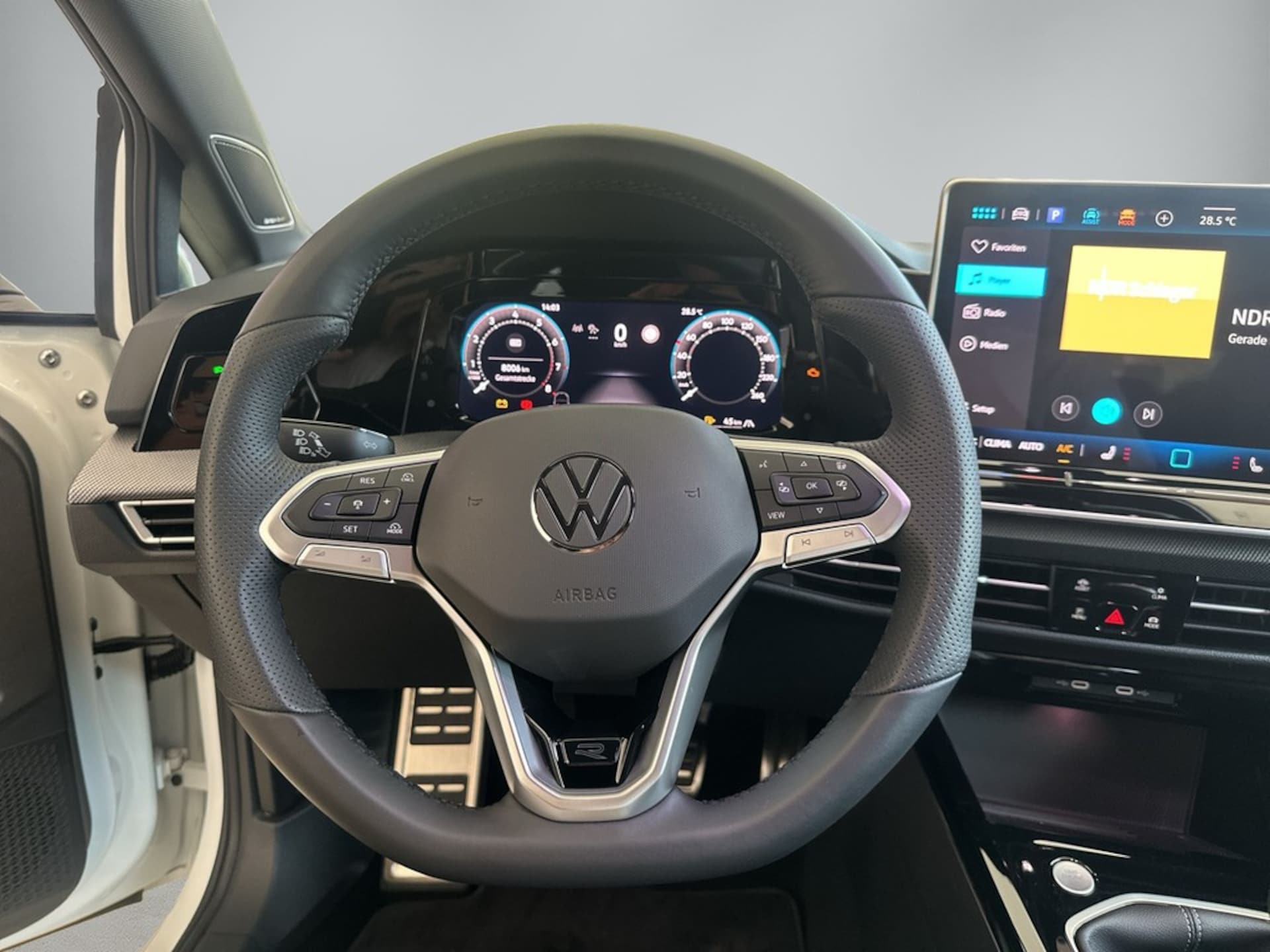 Volkswagen Golf R-Line