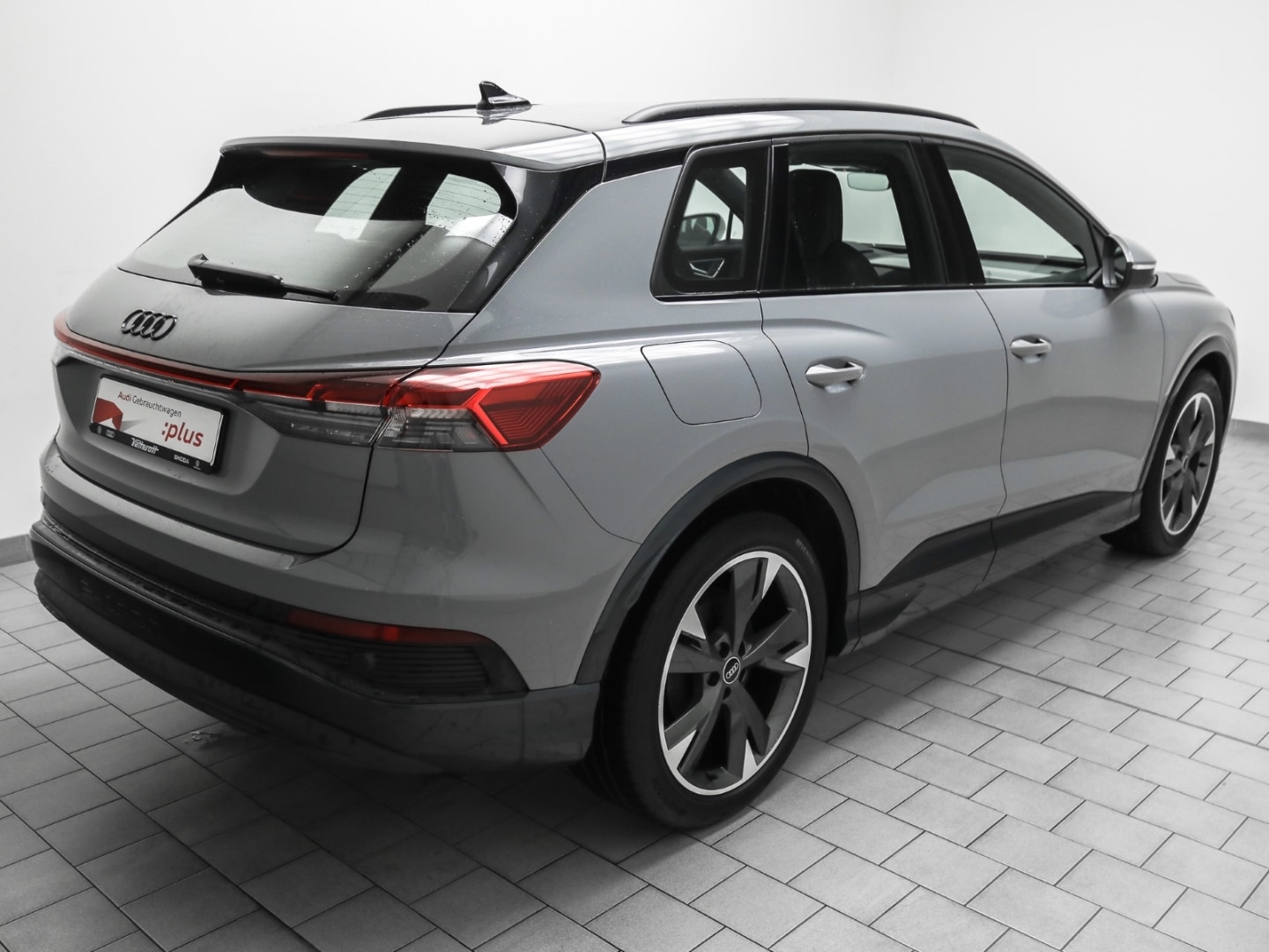 Bild über Audi Q4 e-tron 45 e-tron - für weitere Informationen kontaktieren Sie den Audi Partner