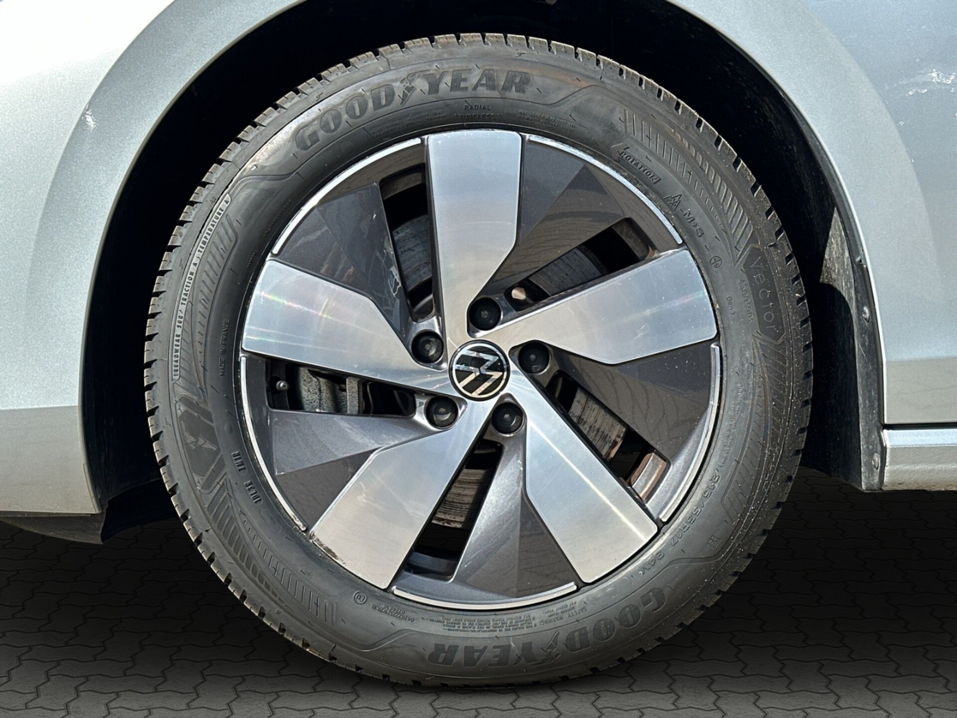 Volkswagen Passat Basis-Modell