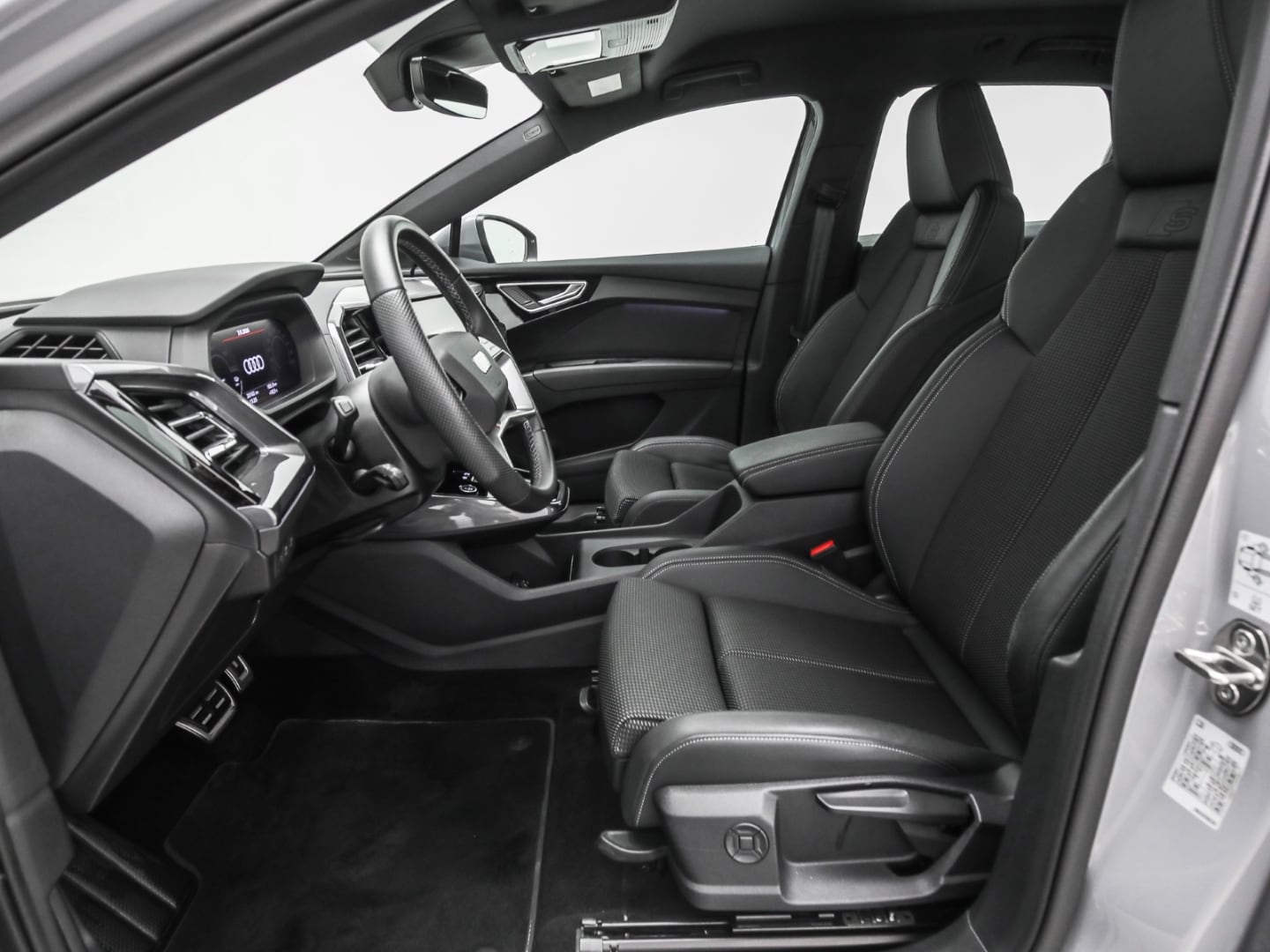 Bild über Audi Q4 e-tron 45 e-tron - für weitere Informationen kontaktieren Sie den Audi Partner