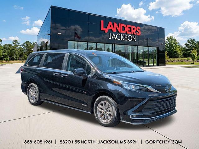 Photo of 2021 Toyota Sienna