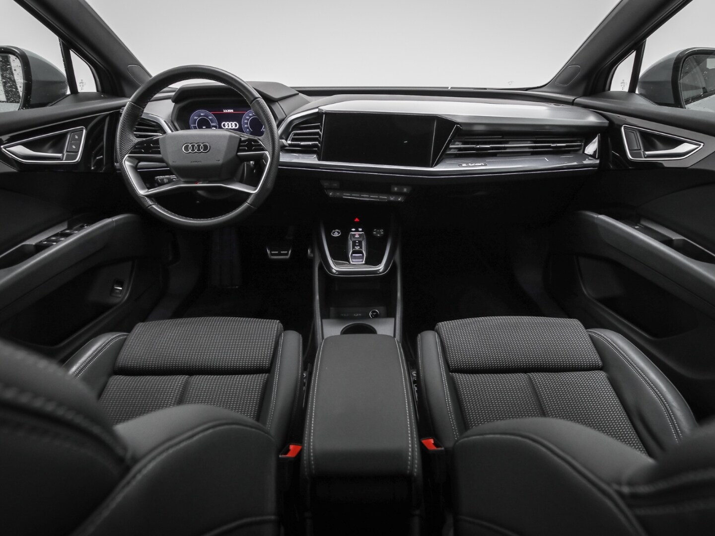 Bild über Audi Q4 e-tron 45 e-tron - für weitere Informationen kontaktieren Sie den Audi Partner