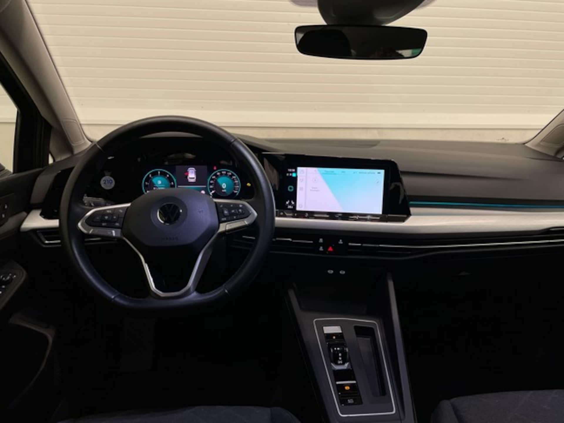 Volkswagen Golf Variant Life