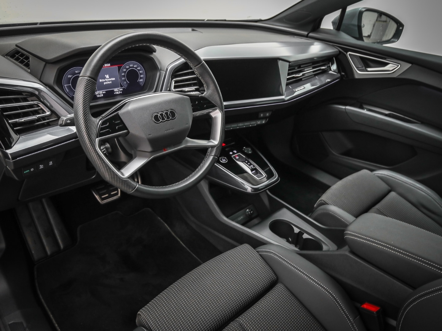 Bild über Audi Q4 e-tron 45 e-tron - für weitere Informationen kontaktieren Sie den Audi Partner