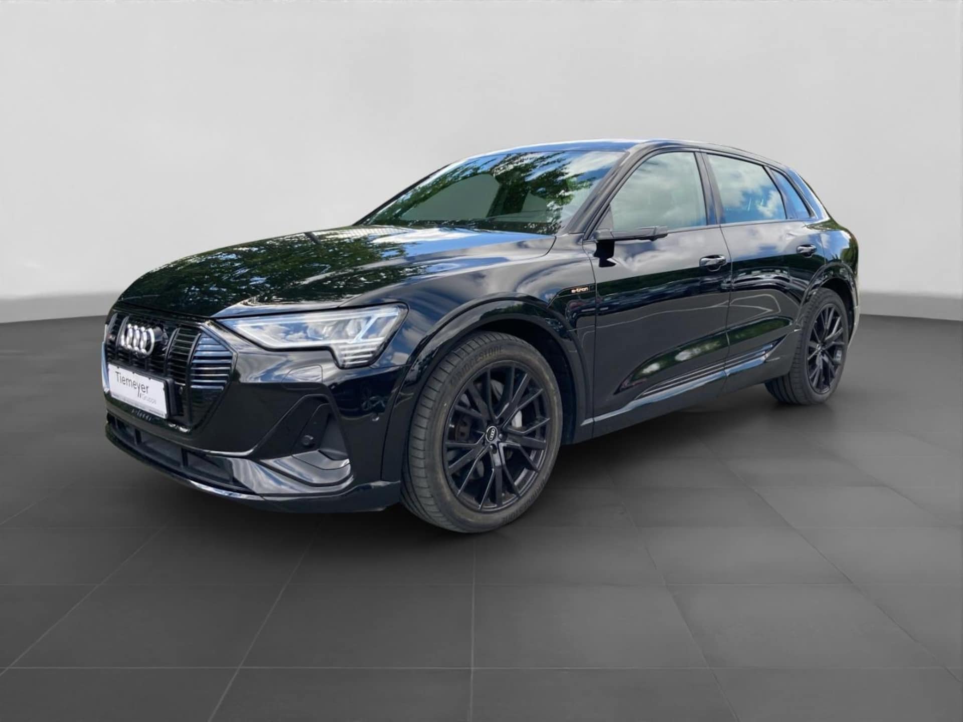 Audi e-tron S line