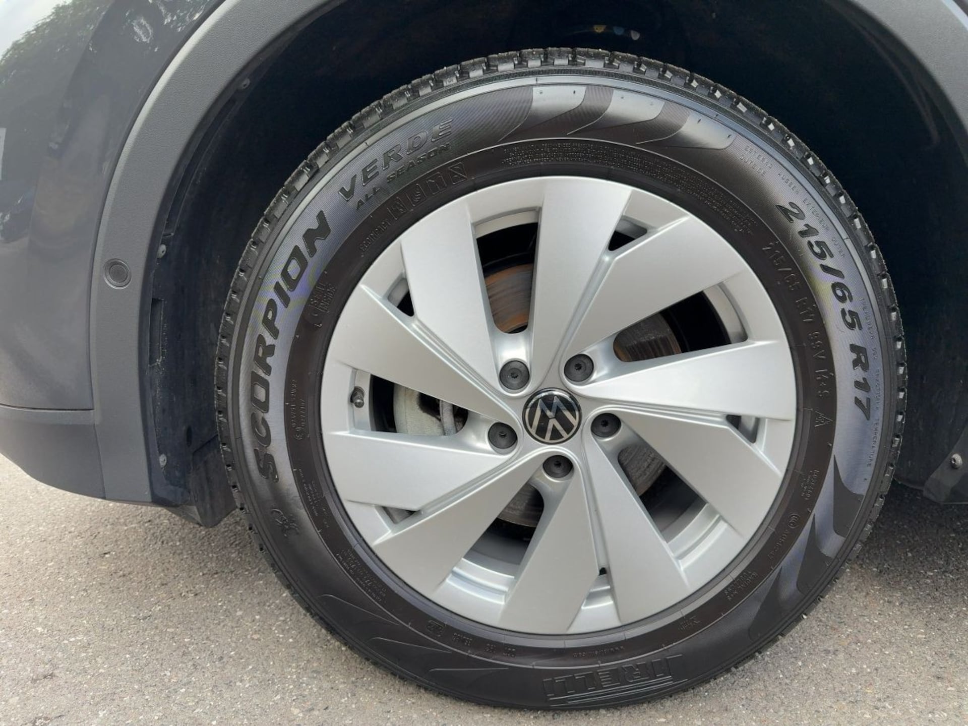 Volkswagen Tiguan Basis-Modell