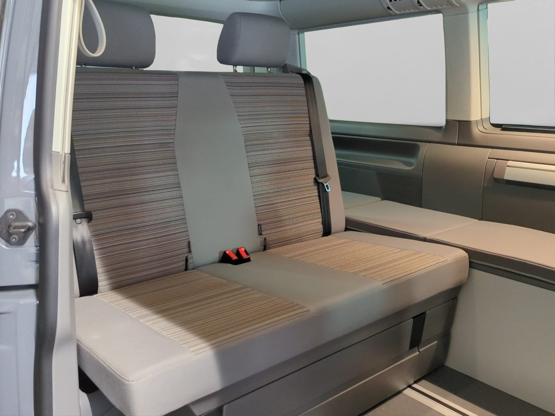 Volkswagen T6.1 California Beach