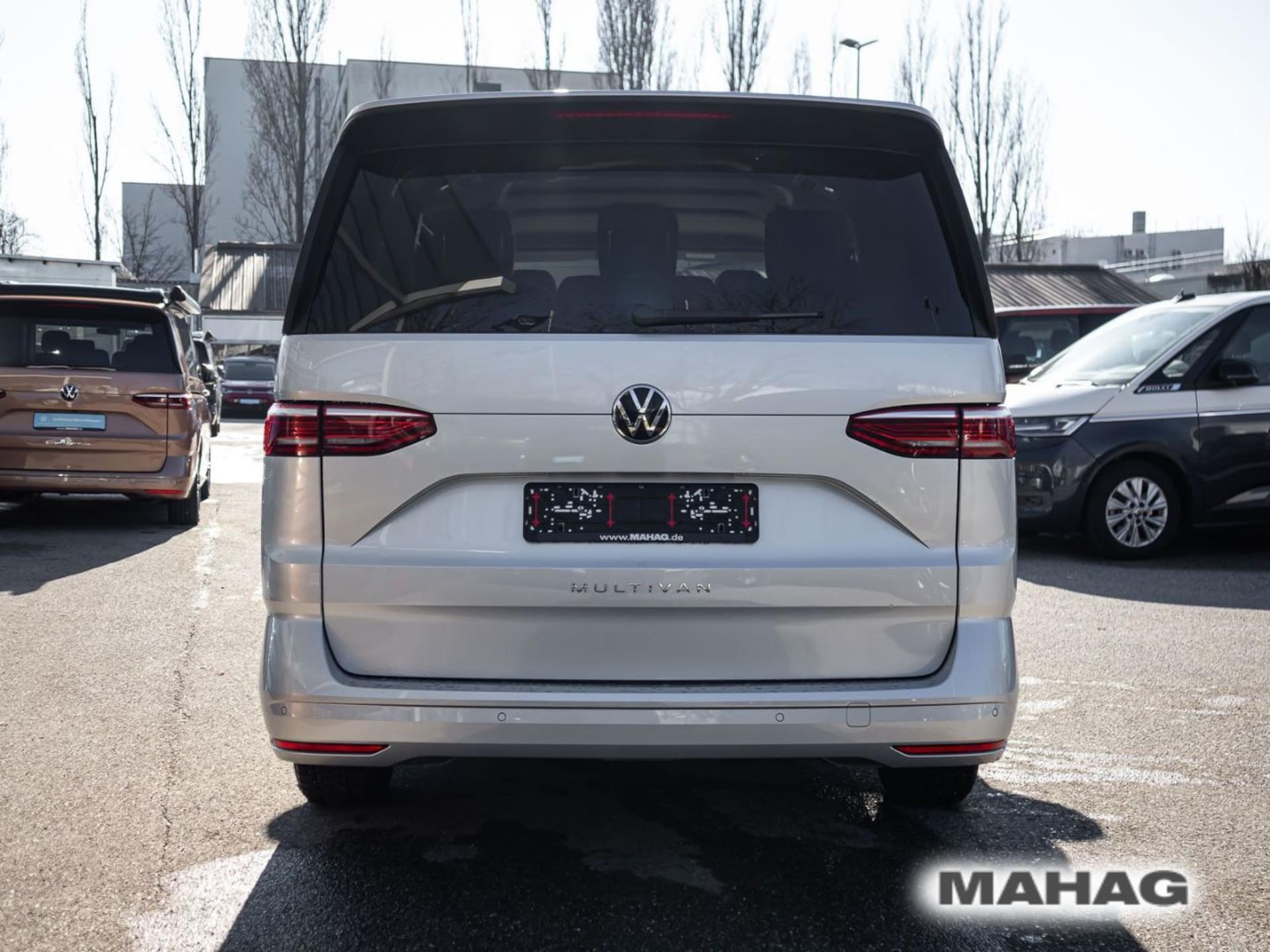 Volkswagen Multivan Langversion Basis-Modell