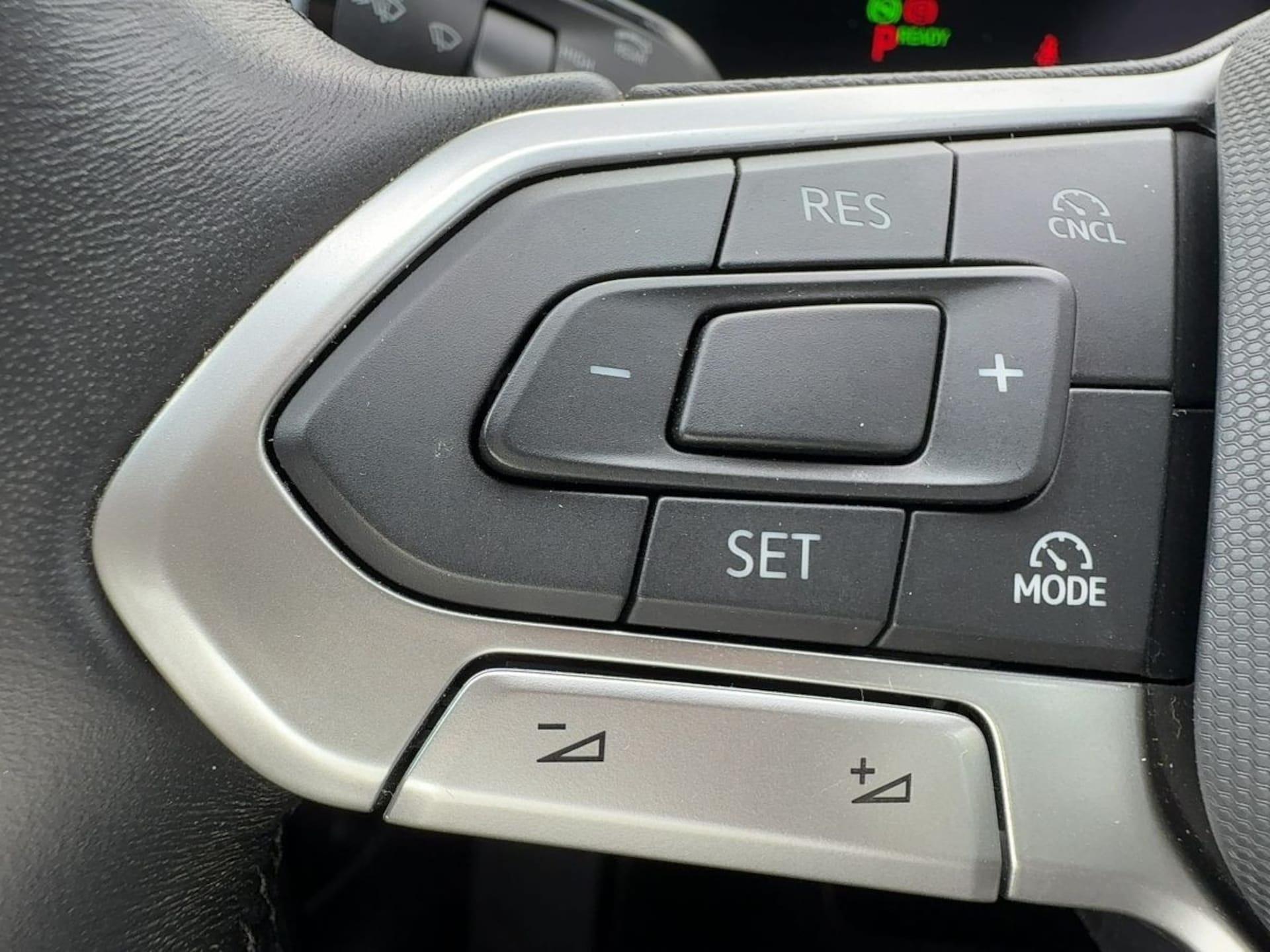 Volkswagen Tiguan Basis-Modell