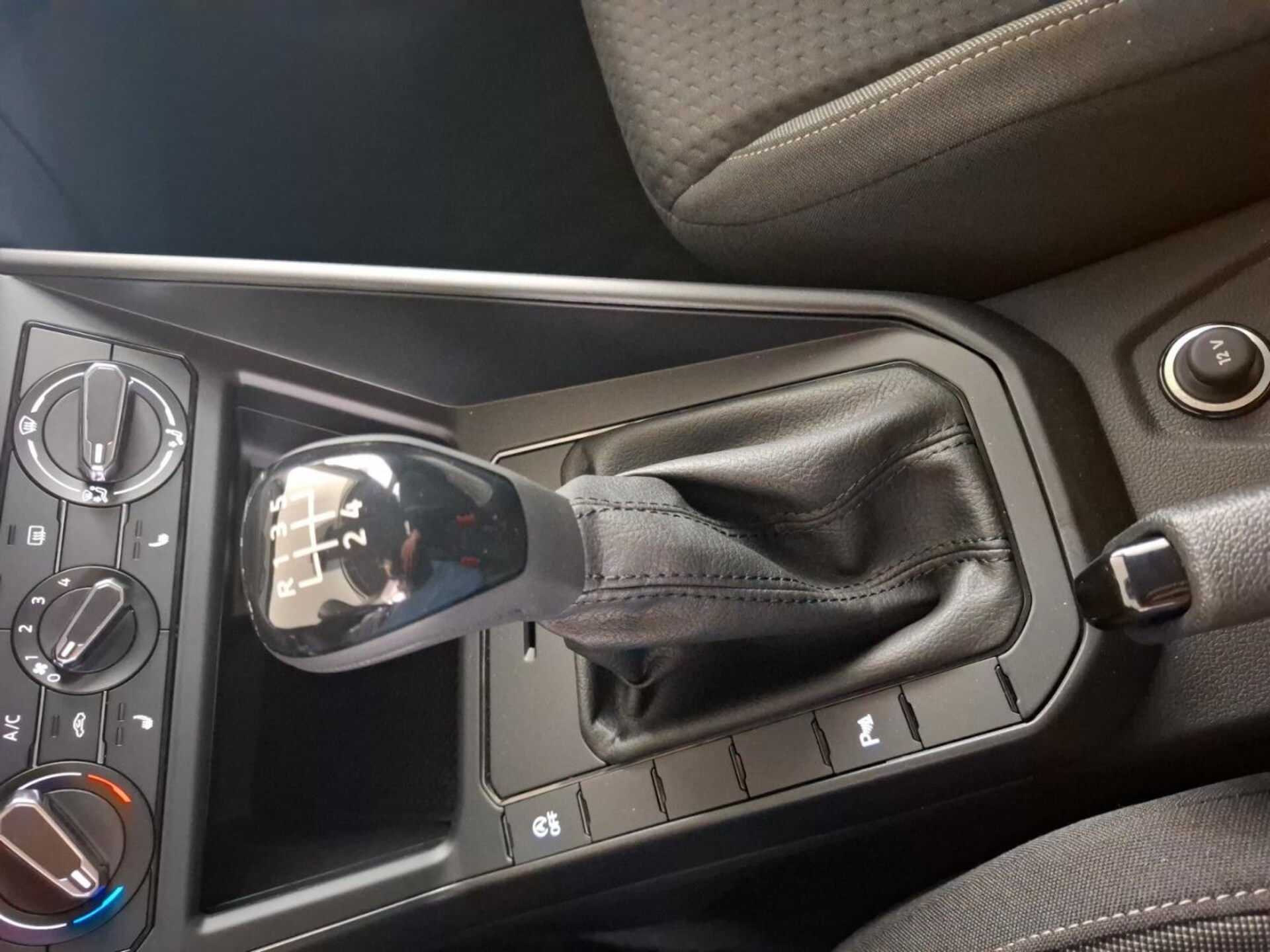Volkswagen Polo Basis-Modell