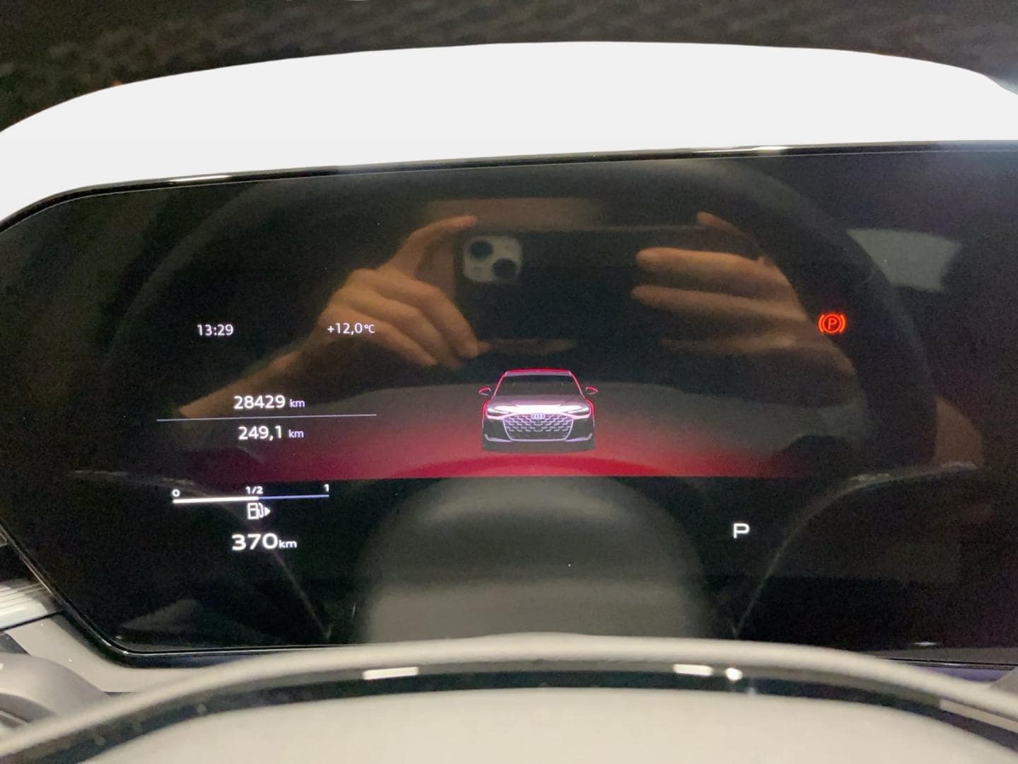 Bild über Audi A6 Avant TFSI quattro 270 kW S tronic - für weitere Informationen kontaktieren Sie den Audi Partner