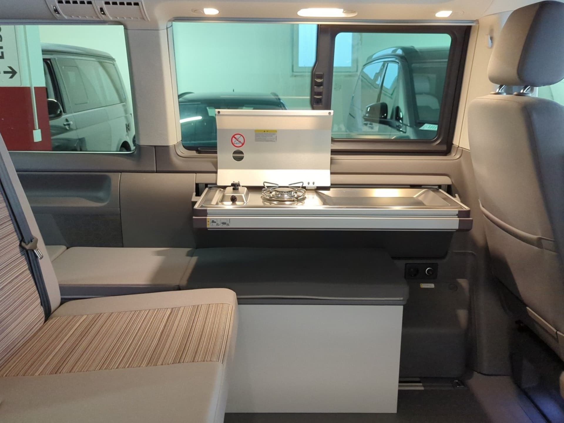 Volkswagen T6.1 California Beach
