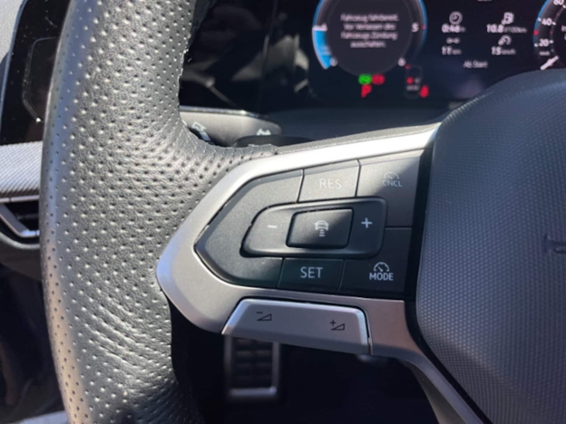 Volkswagen Golf Variant R-Line