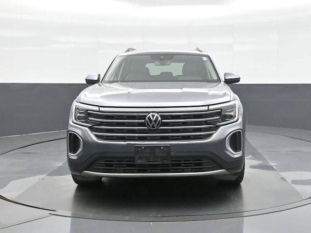 Used 2024 Volkswagen Atlas SE w/Tech with VIN 1V2HR2CA3RC533561 for sale in Kansas City