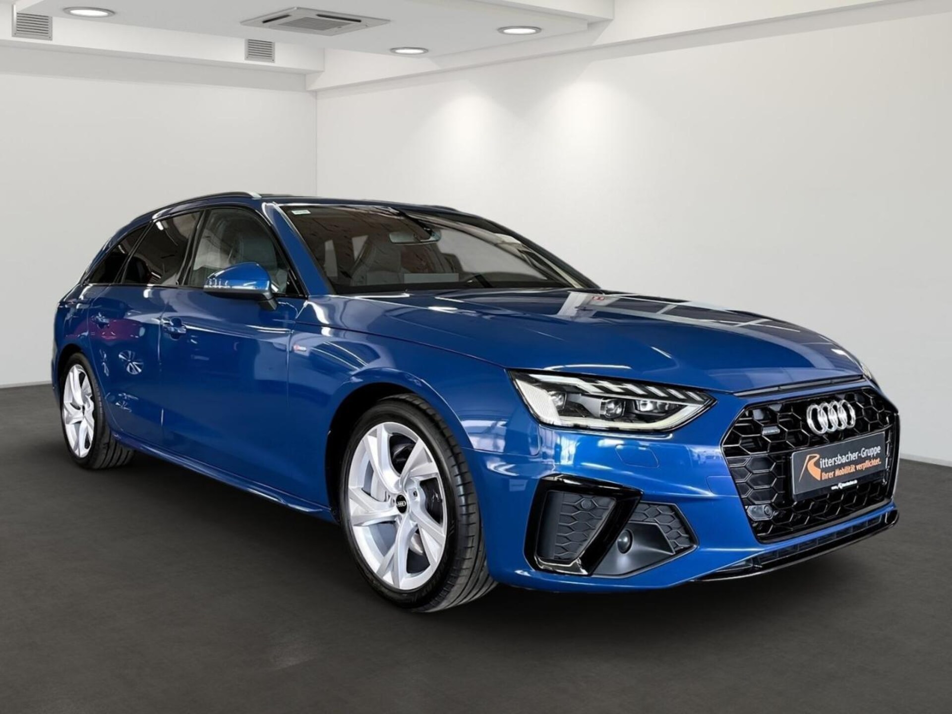Audi A4 Avant S line