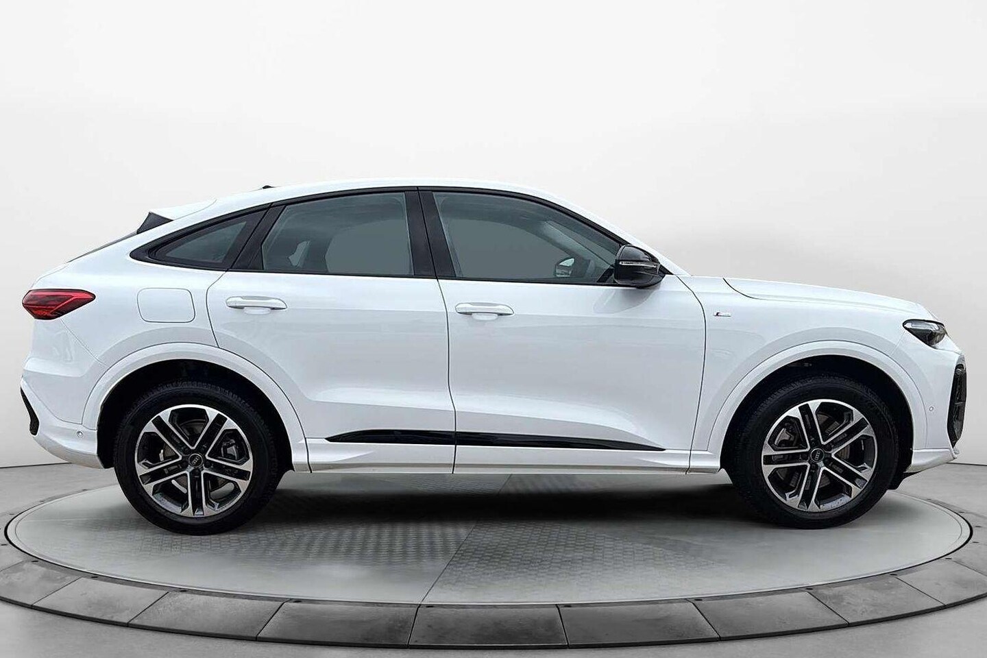 Image about Audi Q5 Sportback TDI quattro 150 kW