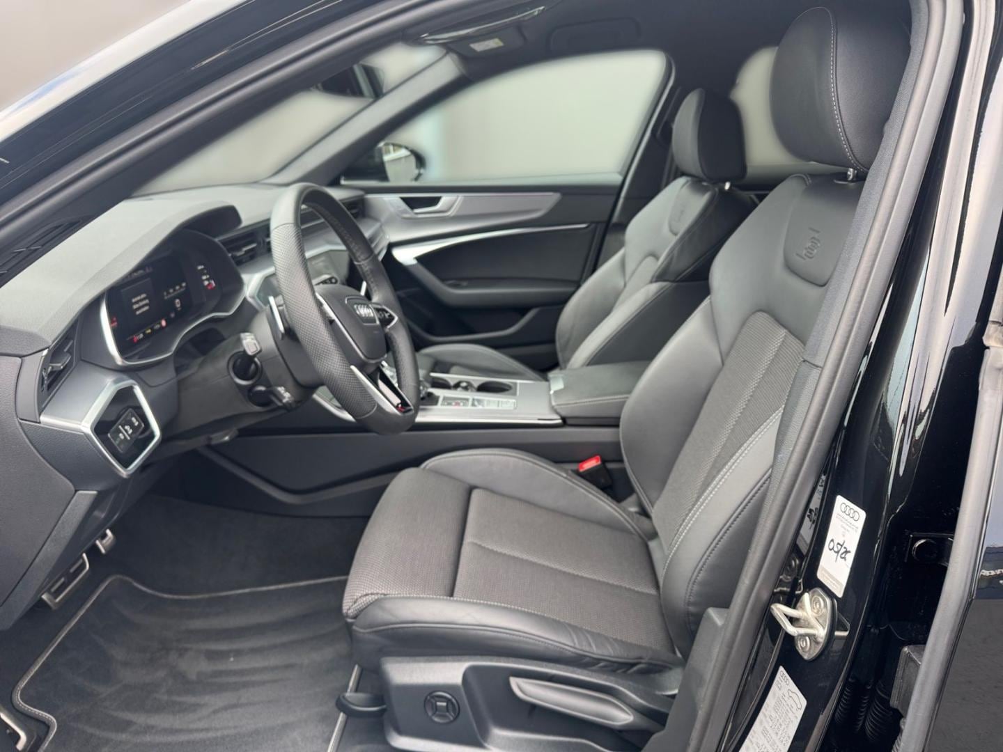 Bild über Audi A6 Avant S line 40 TDI quattro S tronic - für weitere Informationen kontaktieren Sie den Audi Partner