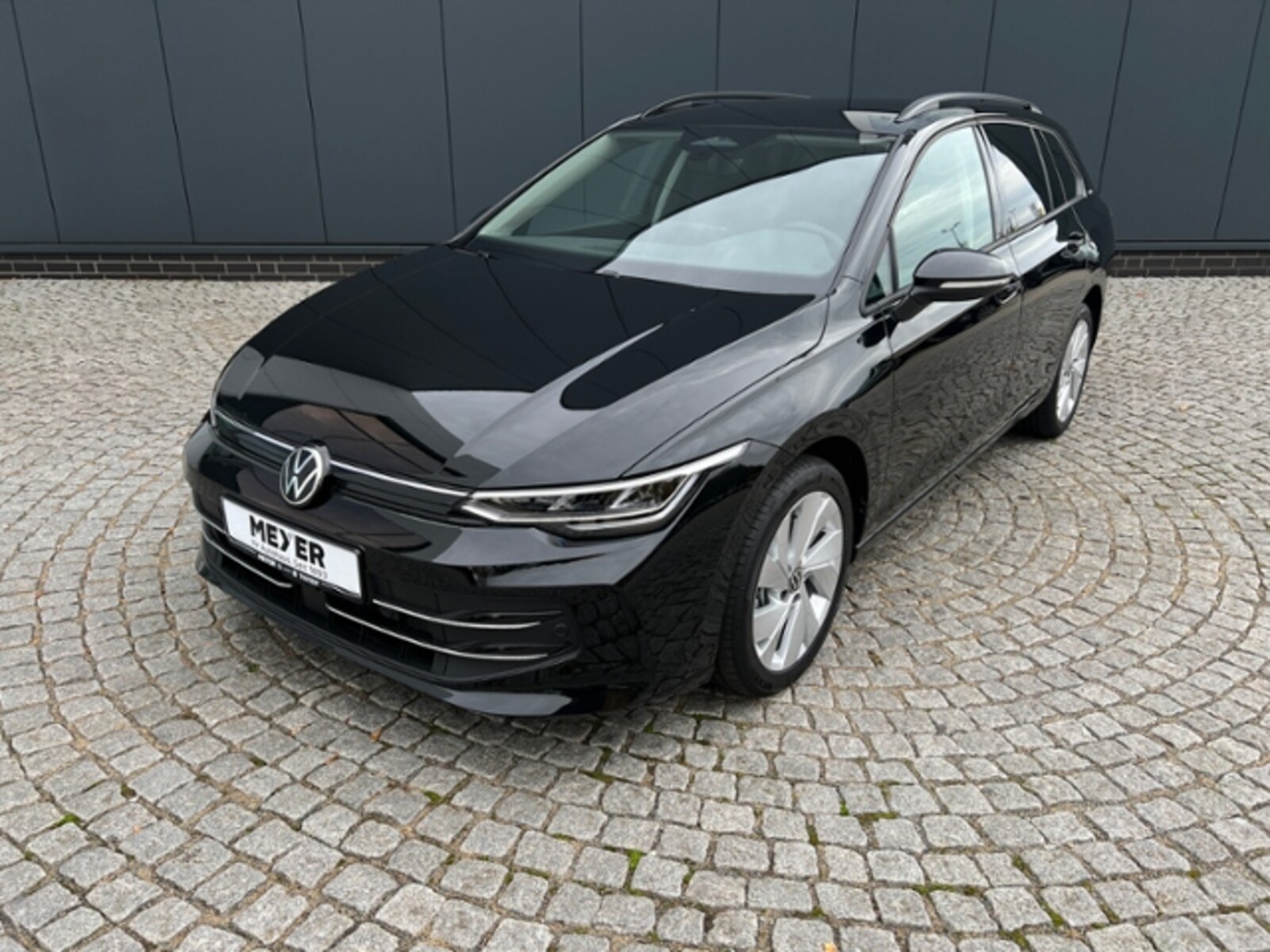 Volkswagen Golf Variant – Bild 2