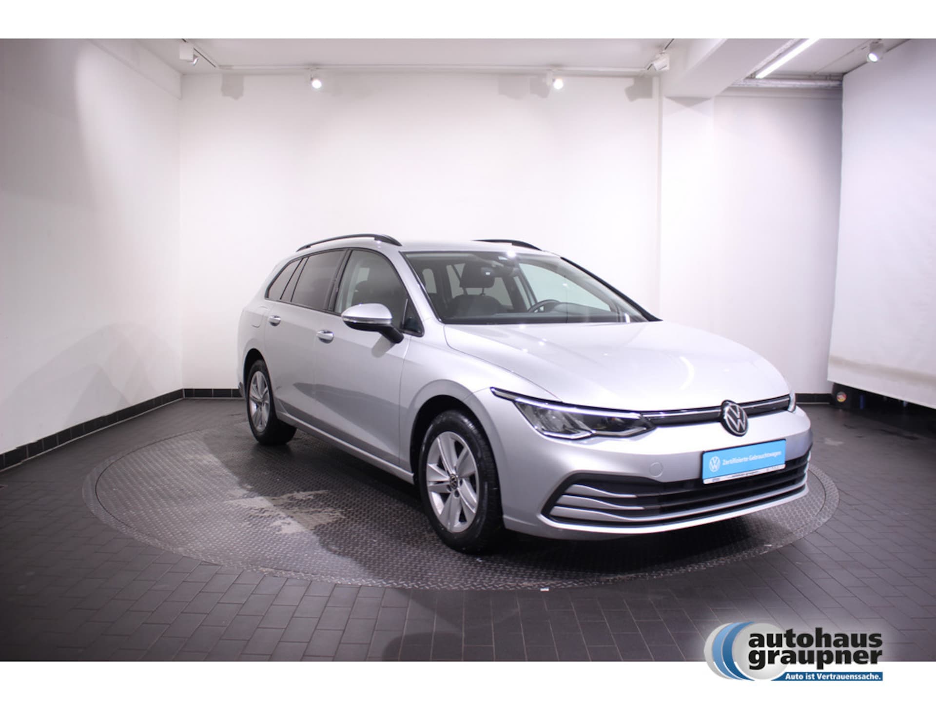 Volkswagen Golf Variant Life