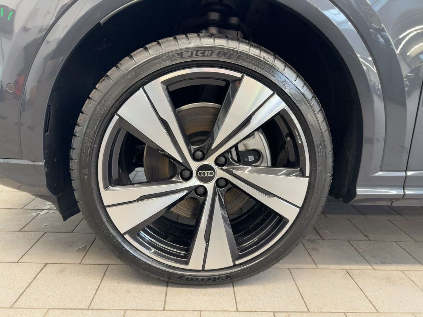 Bild über Audi Q5 SUV e-hybrid e-hybrid quattro 220 kW S tronic - für weitere Informationen kontaktieren Sie den Audi Partner