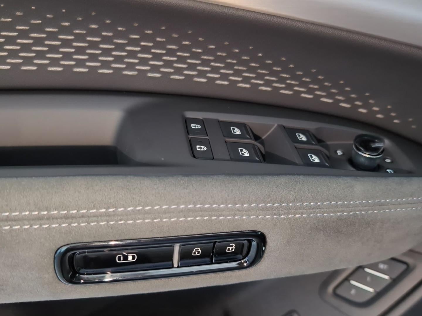 Bild über Audi Q7 SUV TDI quattro 220 kW tiptronic - für weitere Informationen kontaktieren Sie den Audi Partner