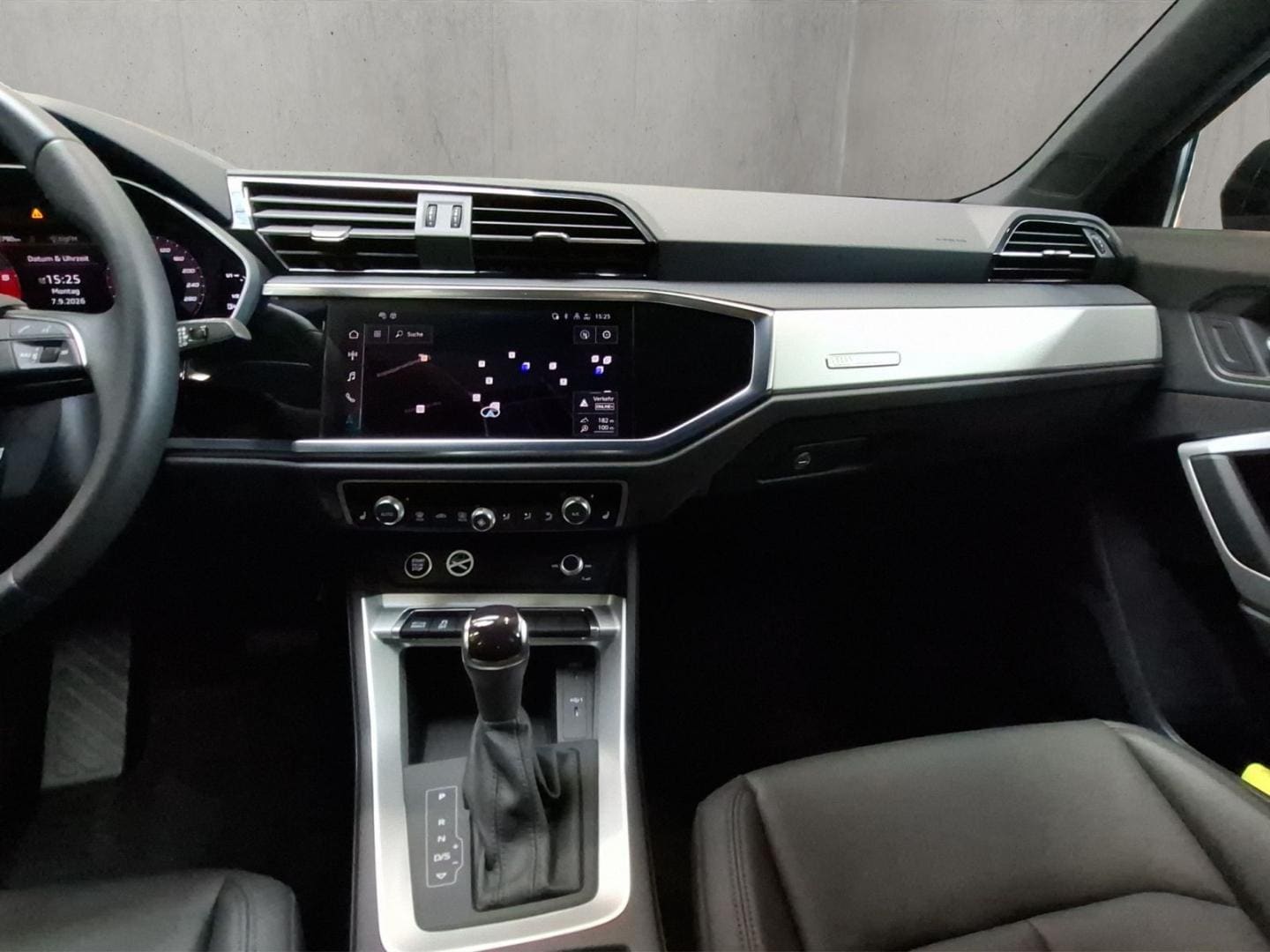 Bild über Audi Q3 S line 35 TDI S tronic - für weitere Informationen kontaktieren Sie den Audi Partner