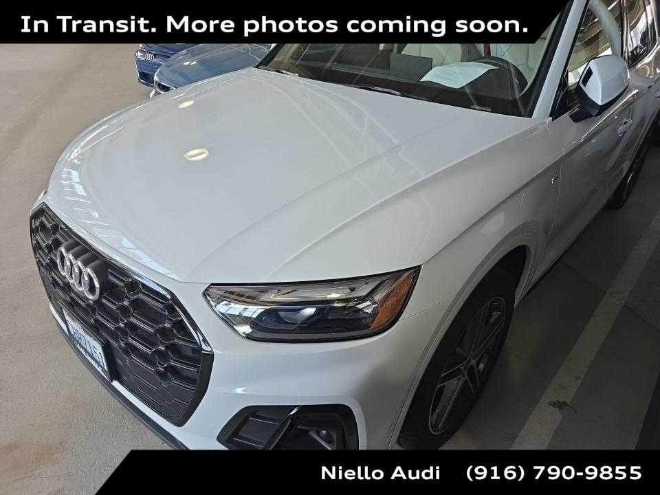 2023 Audi Q5 55 e Premium Plus's photo
