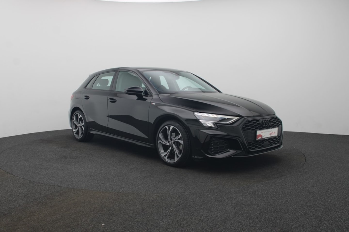 Bild über Audi A3 Sportback S line 30 TFSI S tronic - für weitere Informationen kontaktieren Sie den Audi Partner