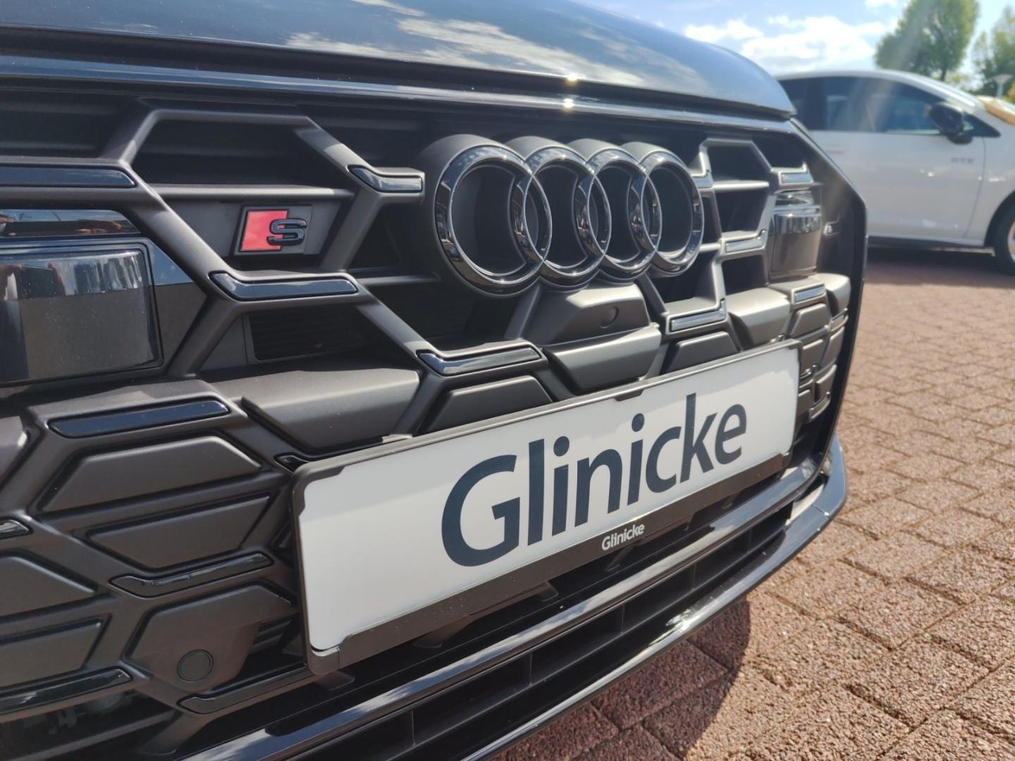 Bild über Audi S6 Avant TDI quattro tiptronic - für weitere Informationen kontaktieren Sie den Audi Partner