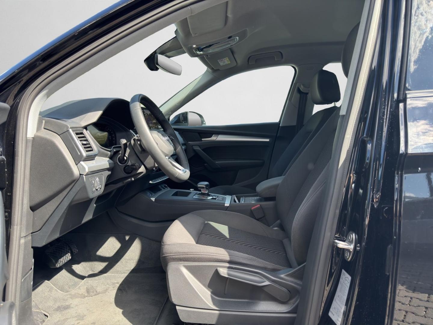 Bild über Audi Q5 Sportback 40 TFSI quattro S tronic - für weitere Informationen kontaktieren Sie den Audi Partner