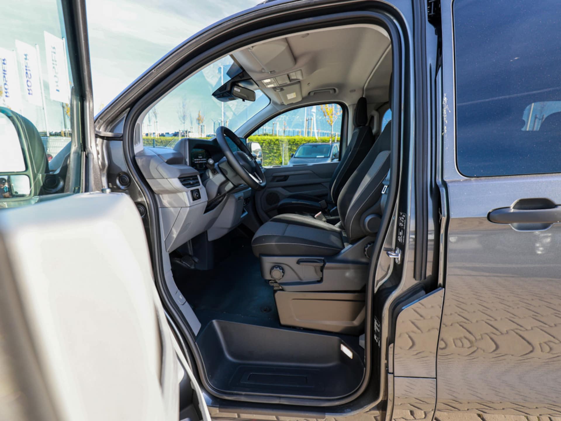 Volkswagen Caravelle langer Radstand Basis-Modell
