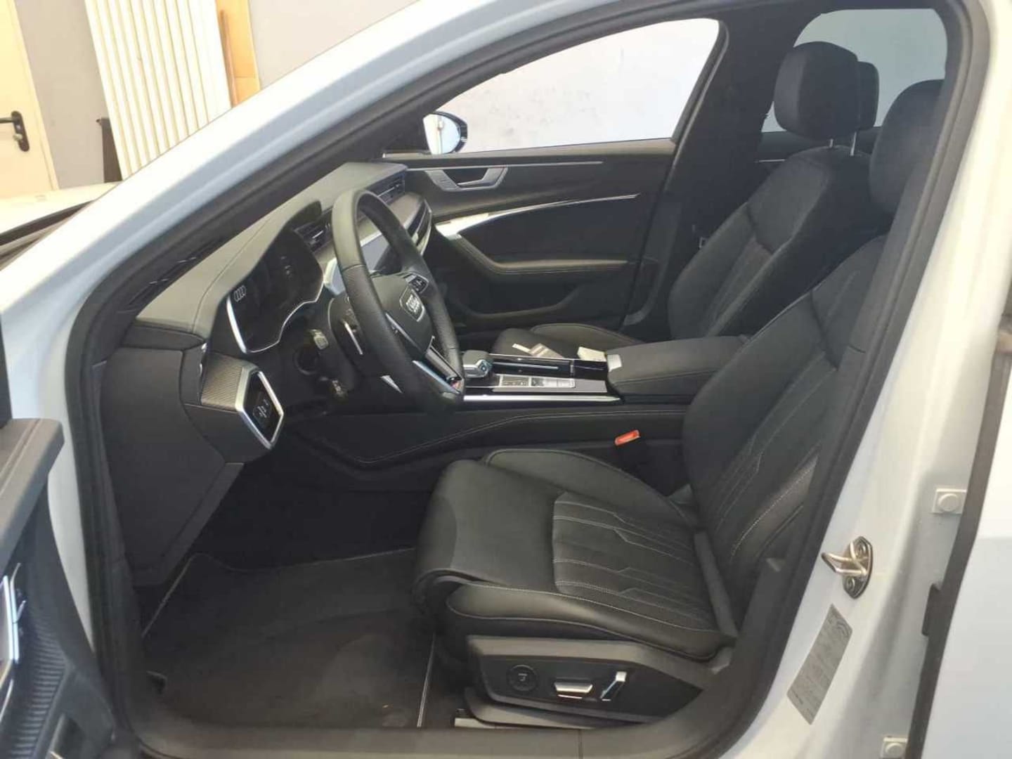 Bild über Audi S6 Avant TDI quattro tiptronic - für weitere Informationen kontaktieren Sie den Audi Partner