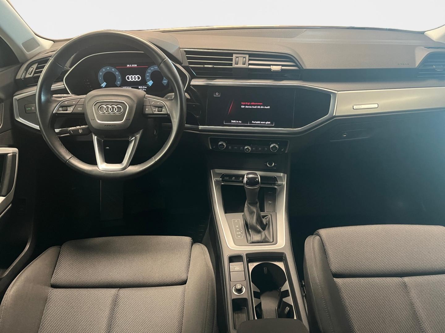 Bild som visar Audi Q3 Q3 35 TFSI Proline advanced 150 hk S tronic - för mer information kontakta din Audi Partner